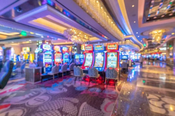 Live Lightning Roulette dealer and wheel on rupiah33 platform with numbered betting grid